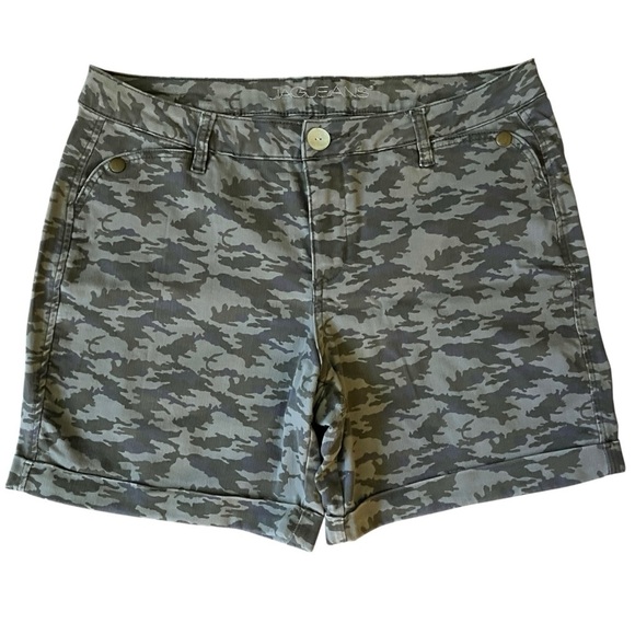 JAG Camo Shorts Cuffed with Pockets Women’s 12 31 - Picture 1 of 10